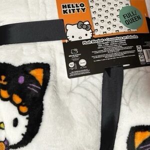 Hello Kitty White and Black Plush Blanket
